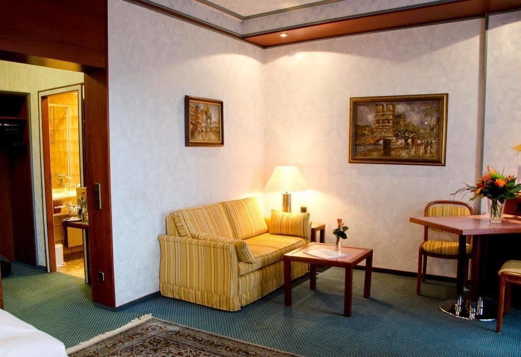Arotel Best Living Nuernberg Екстериор снимка