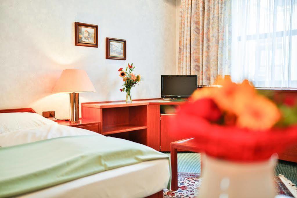 Arotel Best Living Nuernberg Екстериор снимка