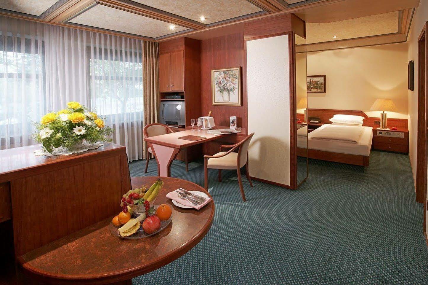 Arotel Best Living Nuernberg Екстериор снимка